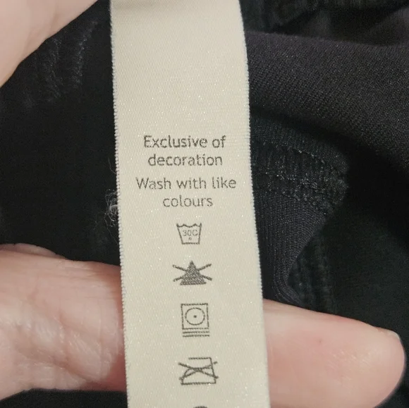 Lululemon Athletica cropped pants size 2 - Picture 10 of 13